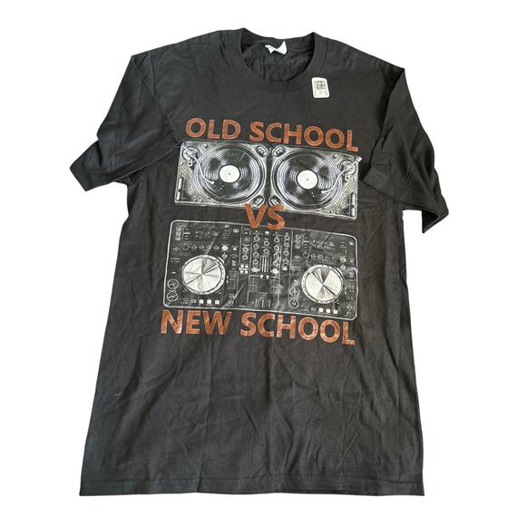 NWT Men's Size Small DJ T-Shirt Disc Jockey Old School vs New School Shot Sleeve - Picture 1 of 7